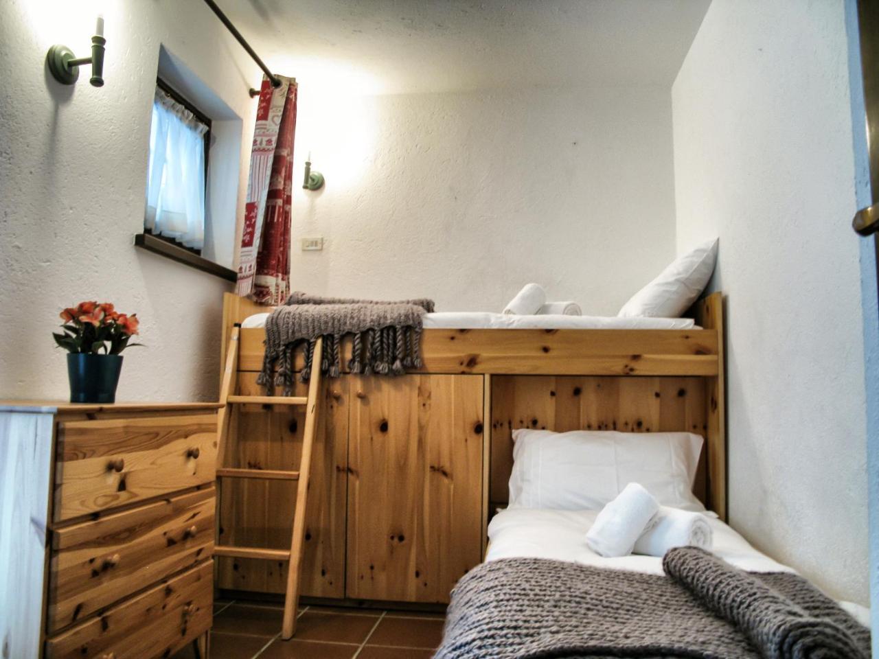 La Maison Des Guides - Trilocale A 500 Mt Dalle Piste Di Dolonne Courmayeur Exterior photo